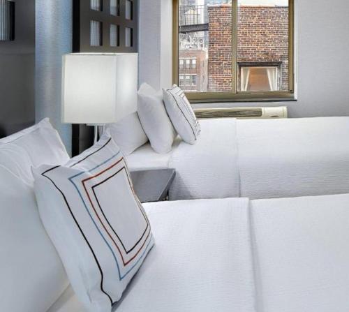 Fairfield Inn & Suites by Marriott New York Manhattan/Chelsea - Amenities and Services