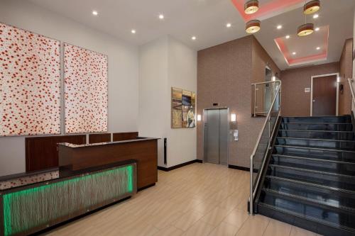 Fairfield Inn & Suites New York Manhattan/Downtown East - Room Features and Amenities