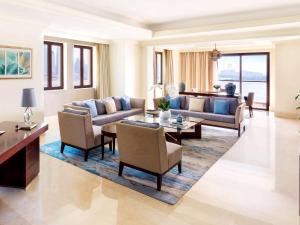 Fairmont The Palm - Dining Experiences