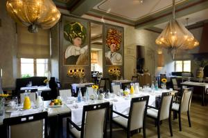 Fletcher Hotel-Restaurant Kasteel Erenstein - Dining at Kasteel Erenstein