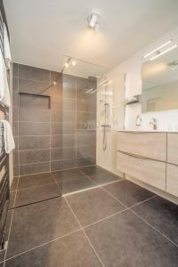 Fletcher Hotel-Restaurant Waalwijk - Accommodation Options and Amenities