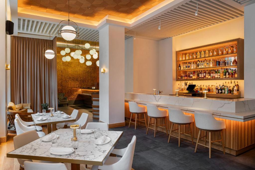 Four Points by Sheraton Manhattan Midtown West - Guest Experience and Reviews