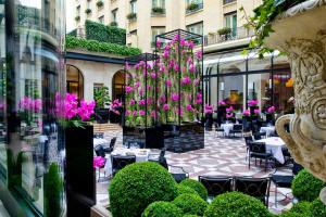Four Seasons Hotel George V Paris - Exceptional Service and Hospitality