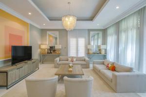 Frond F, Beachfront Villa, Palm Jumeirah - Mint Stay - Popular Facilities