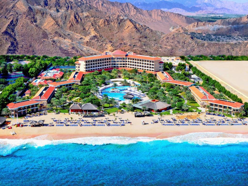 Fujairah Rotana Resort & Spa – Al Aqah Beach Review