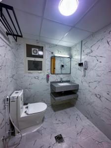 GOLD SKY AVENUE HOTEL - Guest Reviews and Ratings