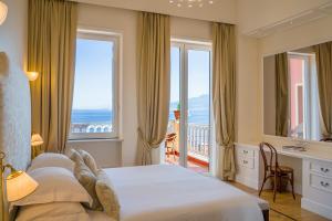 Grand Hotel Excelsior Vittoria - Facilities and Amenities