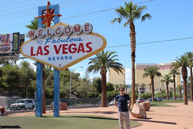 Group Discounted Walking Tour on the Las Vegas Strip With Photos and Champagne - Participant Requirements
