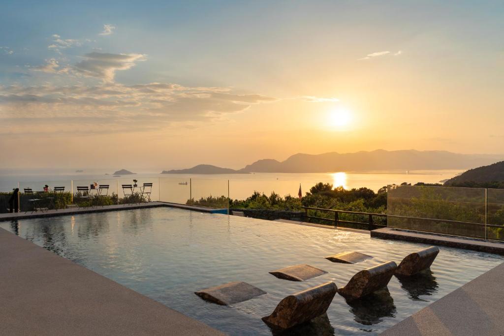Gulf of Poets Relais & Spa Review