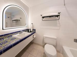 Half Moon Bay Lodge - Indoor Facilities