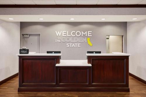 Hampton Inn & Suites Ridgecrest - Amenities and Facilities