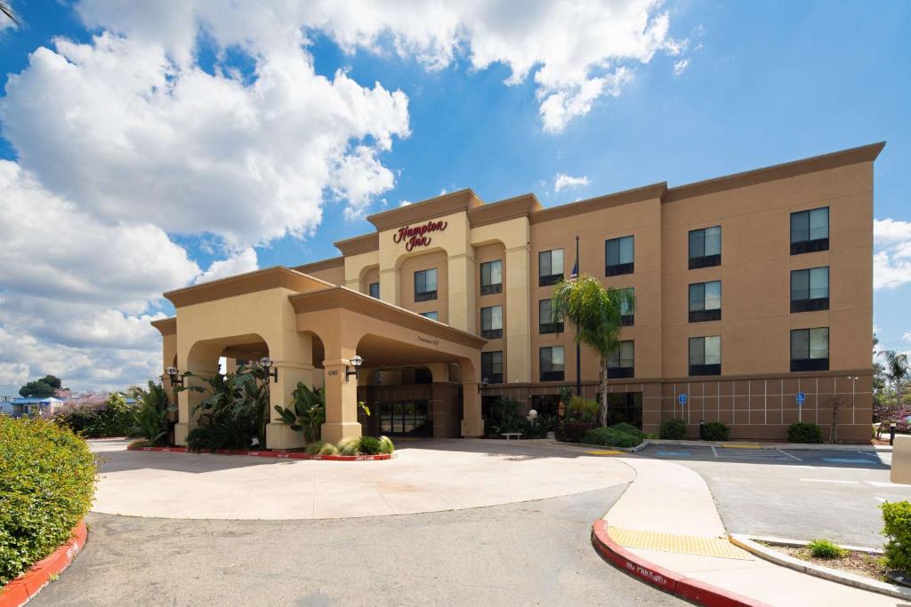 Hampton Inn Visalia Review