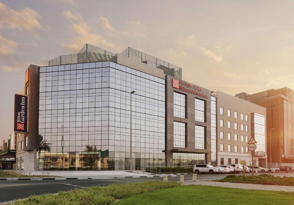 Hilton Garden Inn Dubai Al Mina - Jumeirah - Dining Options and Experiences