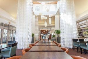 Hilton Garden Inn Palm Springs/Rancho Mirage - Frequently Asked Questions