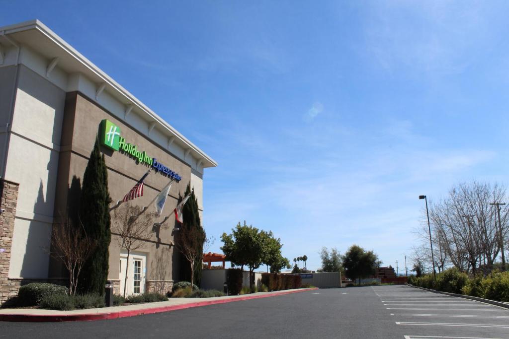 Holiday Inn Express Hotel & Suites Napa Valley-American Canyon, an IHG Hotel - Guest Reviews and Ratings