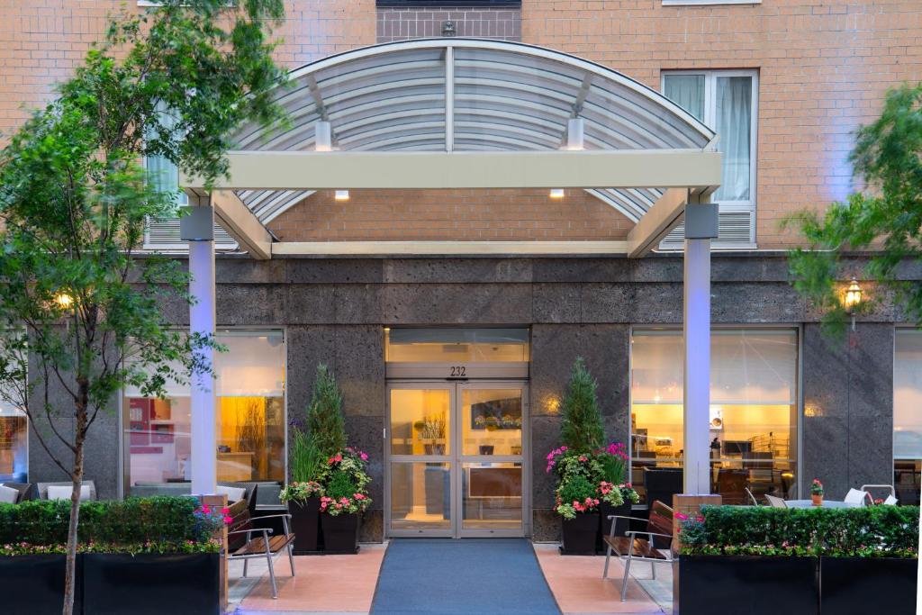 Holiday Inn Express New York City Chelsea, an IHG Hotel - Facilities and Amenities