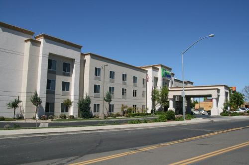 Holiday Inn Express Stockton Southeast, an IHG Hotel - Room Features