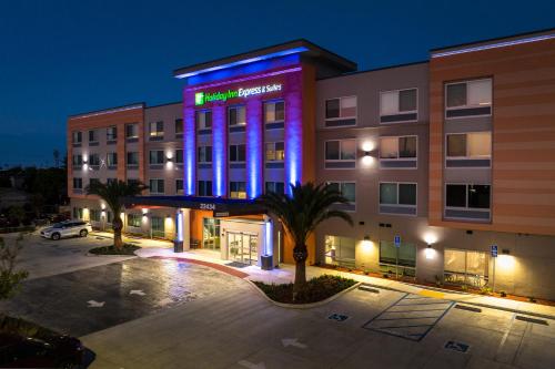 Holiday Inn Express & Suites - Hawaiian Gardens, an IHG Hotel - Hotel Facilities and Services