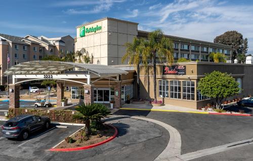 Holiday Inn West Covina, an IHG Hotel - Room Amenities and Features