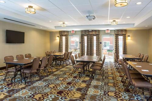 Homewood Suites by Hilton San Bernardino - Room Amenities and Facilities