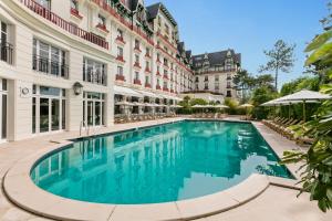 Hôtel Barrière L'Hermitage - Dining Experiences
