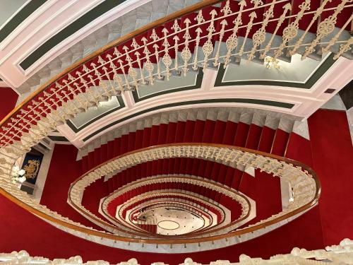 Hotel Bristol Palace - Amenities and Services