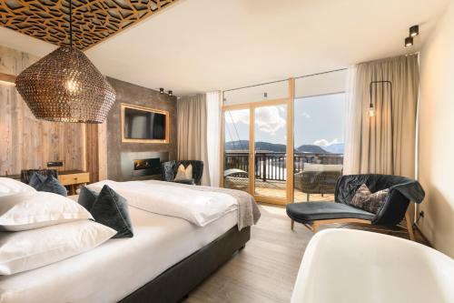 Hotel Chalet Mirabell - Facilities and Amenities