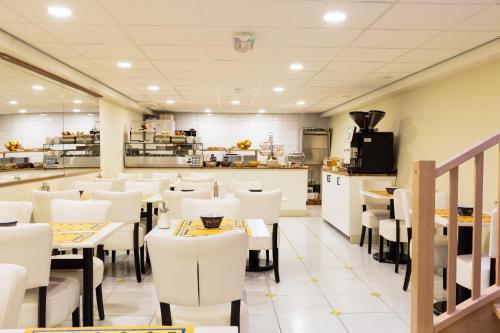Hotel De Looier - Amenities and Services Offered