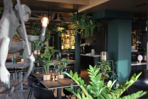 Hotel Hogerhuys - Adults Only - Accommodation and Amenities