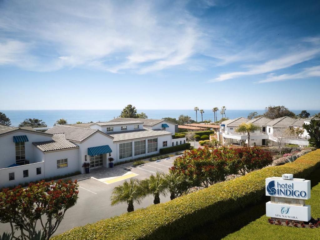 Hotel Indigo San Diego Del Mar, an IHG Hotel - Outdoor Pools and Wellness Facilities