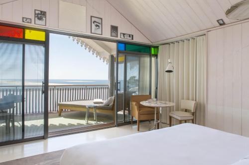 Hotel La Co(o)rniche - Exceptional Guest Ratings