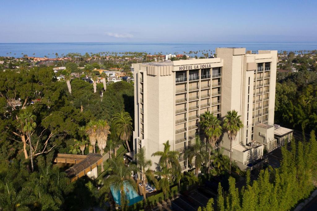 Hotel La Jolla, Curio Collection by Hilton - Amenities and Services
