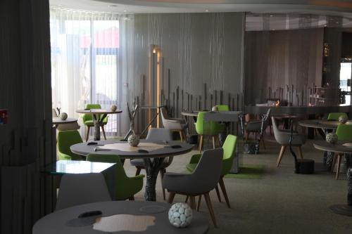 Hotel Le Parc - The Table of Franck Putelat - Indulging in the Dining Experience