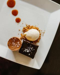 Hotel Les Mars - Dining Options Nearby