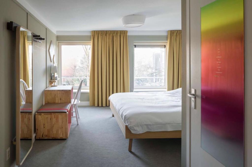 Hotel Light - Guest Experience Highlights