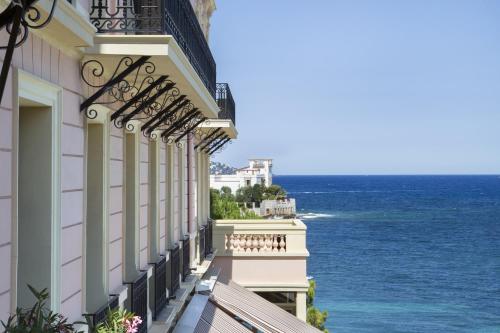 Hotel Royal-Riviera - Exceptional Guest Experience and Services