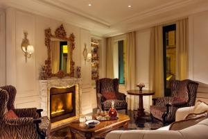 Hotel Splendide Royal Paris - Relais & Châteaux - Dining and Culinary Offerings
