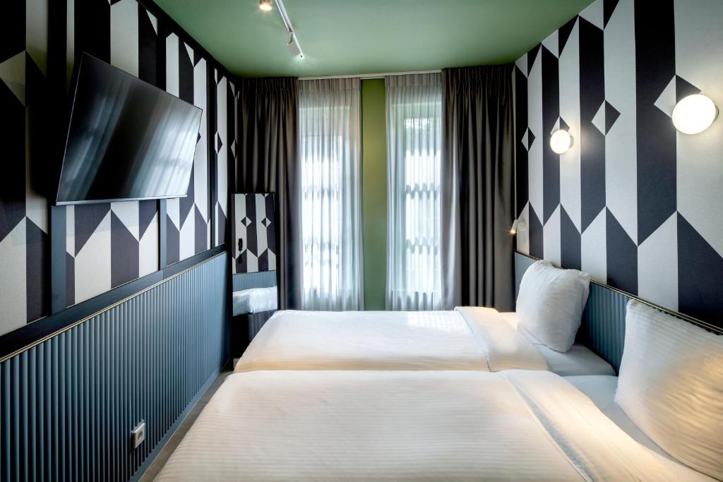 Hotel Tourist Inn - Facilities and Services