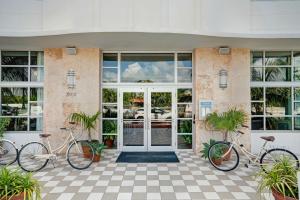 Hotel Trouvail Miami Beach - Age Restrictions and Pet Policy