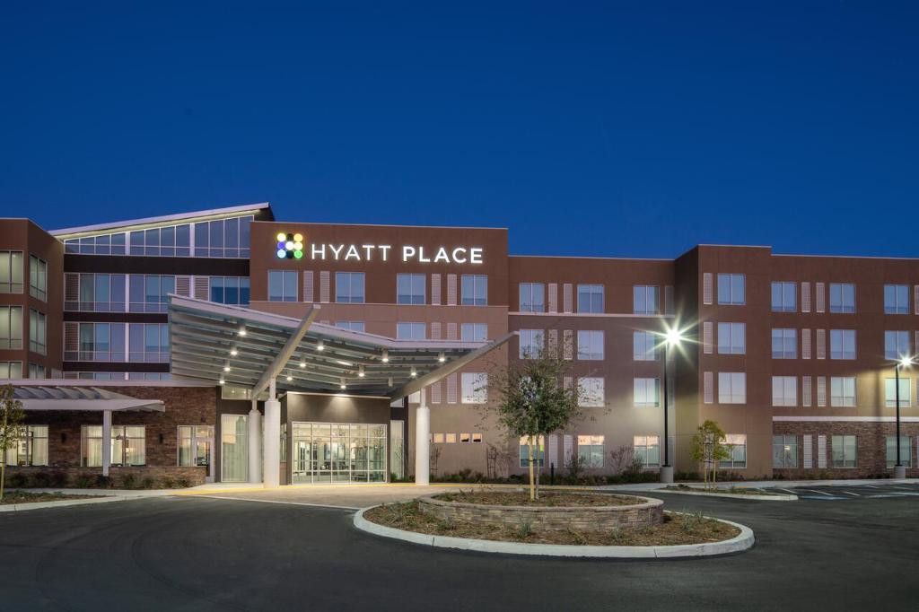 Hyatt Place Bakersfield - Exceptional Facilities