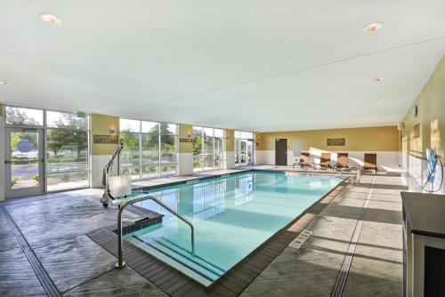 Hyatt Place Fresno - Excellent Amenities