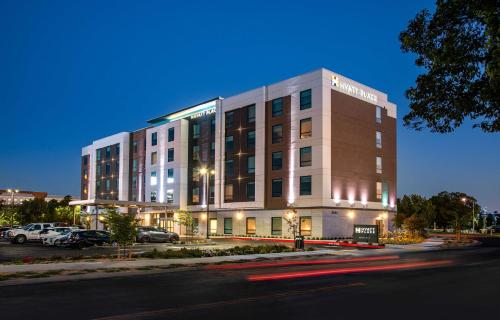 Hyatt Place Newark-Silicon Valley - Amenities and Facilities