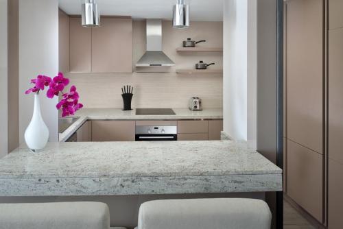 Hyatt Regency Creek Heights Residences - Amenities and Services