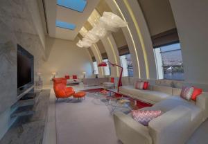 Hyatt Regency Dubai Creek Heights - Location and Accessibility