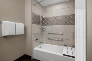 Hyatt Regency Westlake - Onsite Amenities