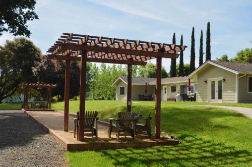 Indian Creek Inn - Guest Ratings and Reviews