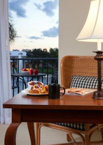 Inn at Pelican Bay - Hotel Amenities and Facilities