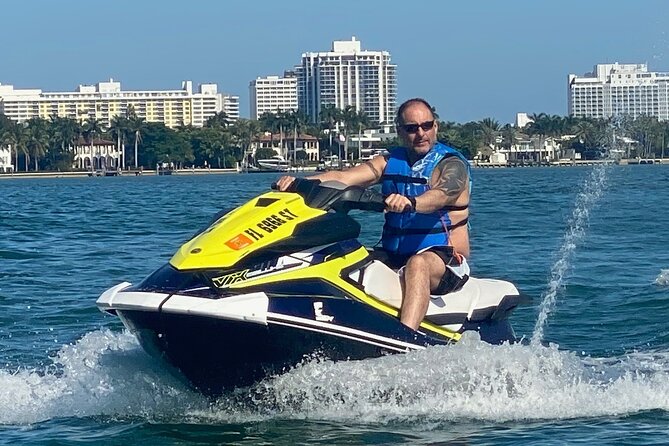 Jet Ski With Pontoon Ride at Downtown Miami - 2 Hours - Participation Requirements