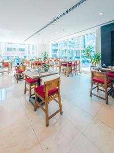 Kingsgate Hotel by Millennium - Dining Options and Culinary Experiences