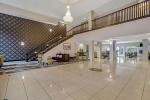 La Quinta by Wyndham Modesto Salida - Comfortable Room Features